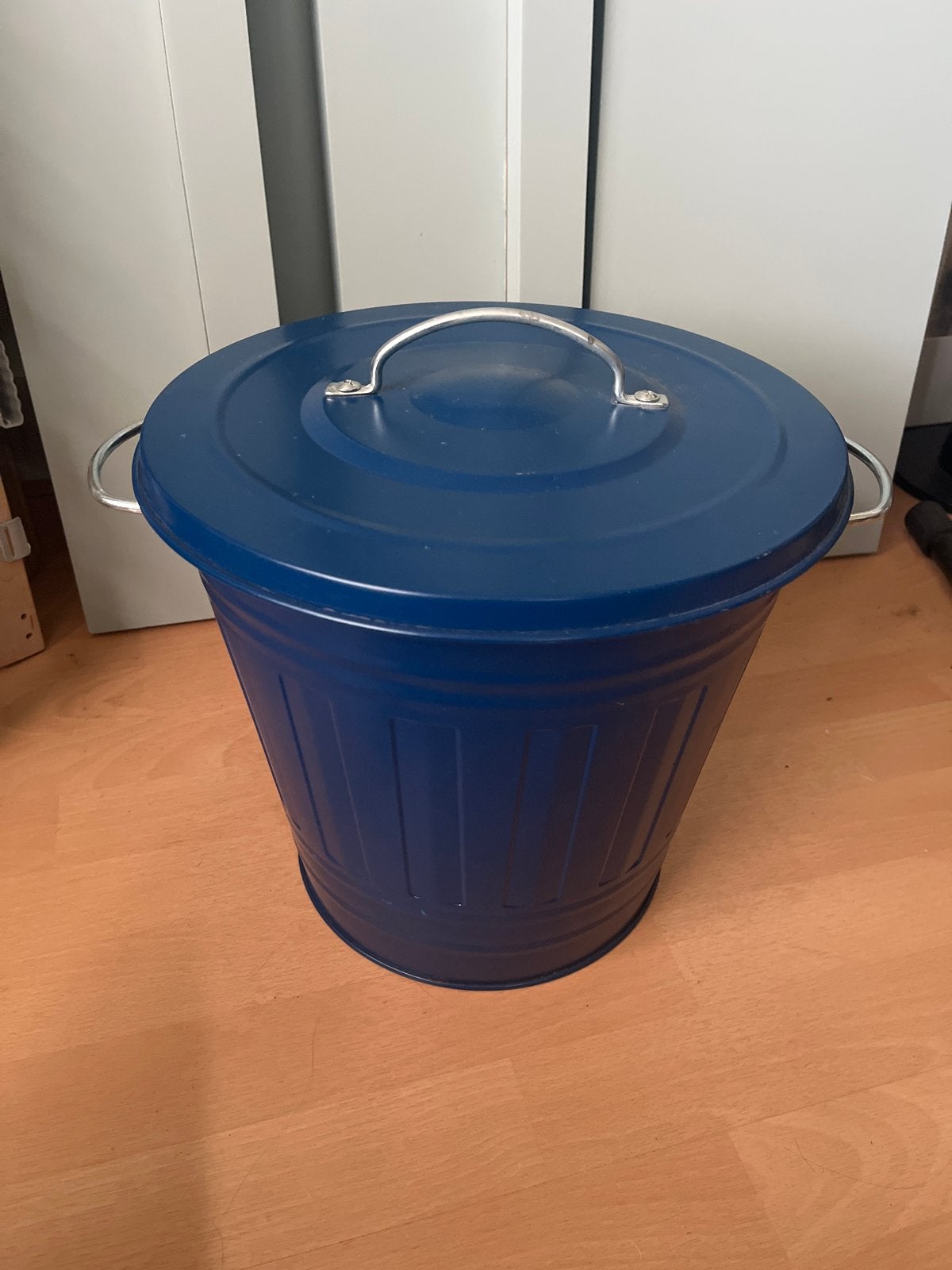 Ikea Knodd Ton met deksel - 16 liter, 10 tot 20 liter, Ophalen, Gebruikt, Metaal