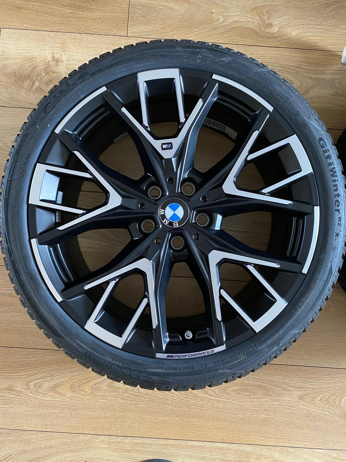BMW serie 1 en 2, F70, F74, 19 inch velgen met winterbanden, Ophalen
