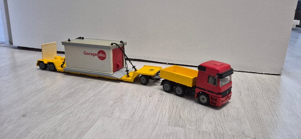 Siku MB Actros garage transporter, Ophalen of Verzenden, Zo goed als nieuw, Bus of Vrachtwagen, SIKU