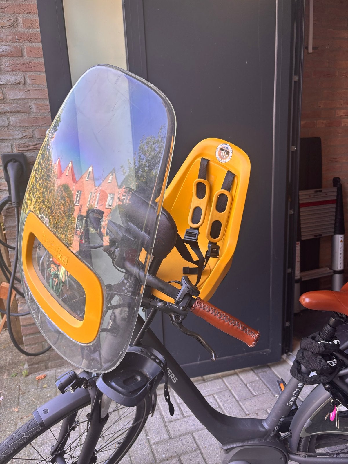 Bobike voorzitje geel met windscherm en stootkussen tot 15kg, Fietsen en Brommers, Fietsaccessoires | Fietsstoeltjes, Ophalen