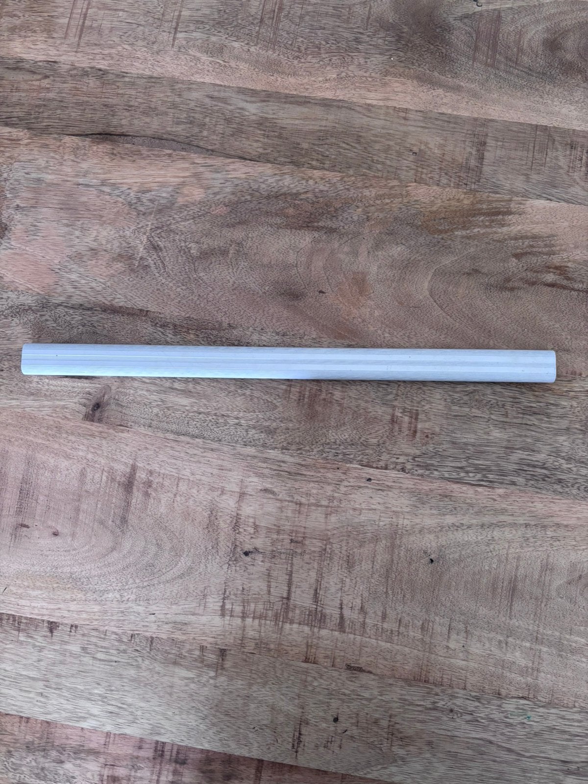 Gratis: Ovale aluminium stang / buis, Ophalen, Zo goed als nieuw, 250 mm of meer, Overige typen