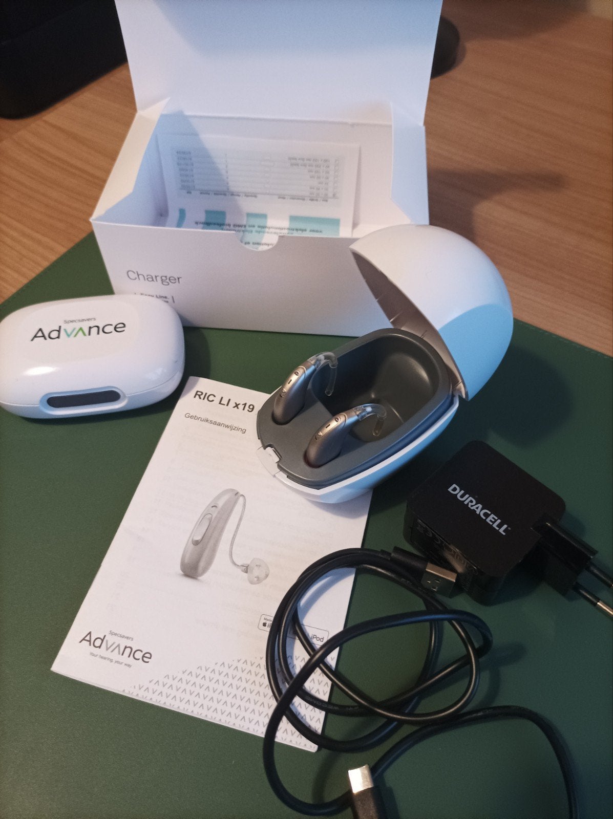 Specsavers Advance RIC LI x19 Hoortoestellen met Oplader, Ophalen of Verzenden, Zo goed als nieuw