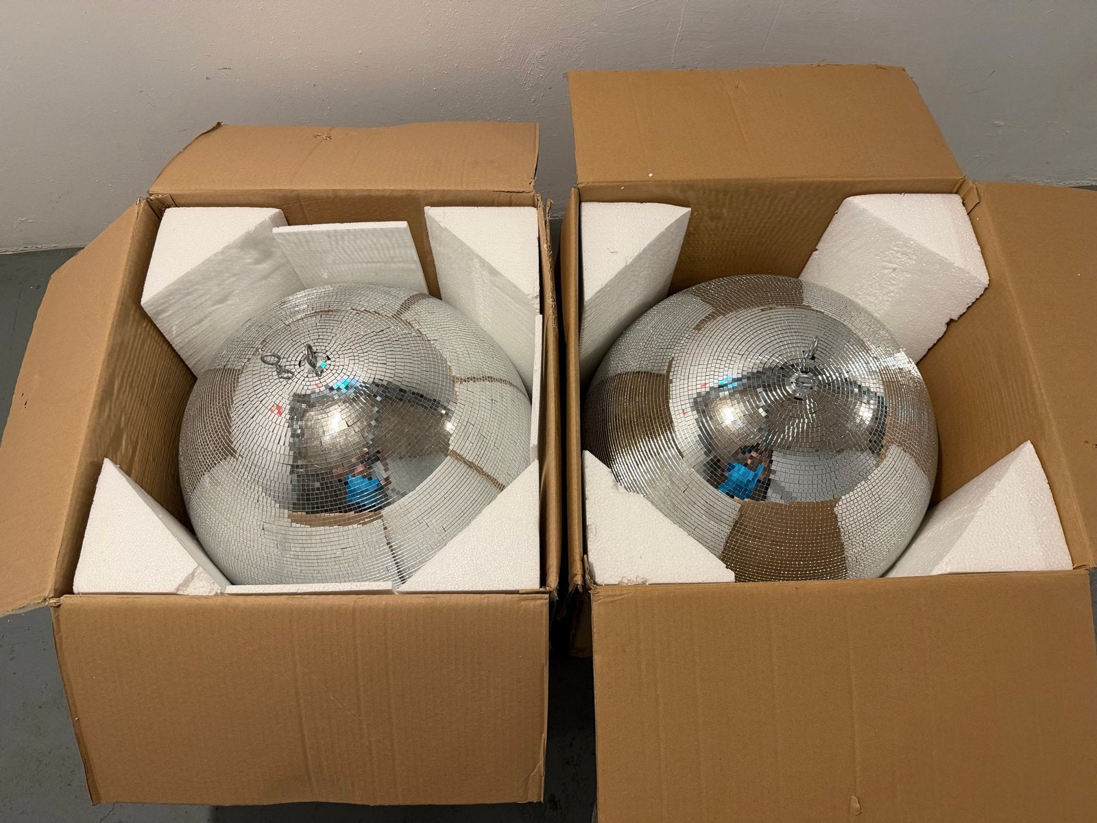 2x Discobol 50 cm, 2x rgbw pinspot, 2x statief, Ophalen, Zo goed als nieuw, Discobol