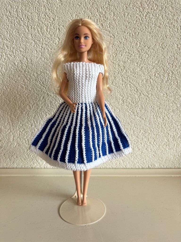 079 Gebreide Jurk, Verzamelen, Ophalen of Verzenden, Nieuw, Kleertjes