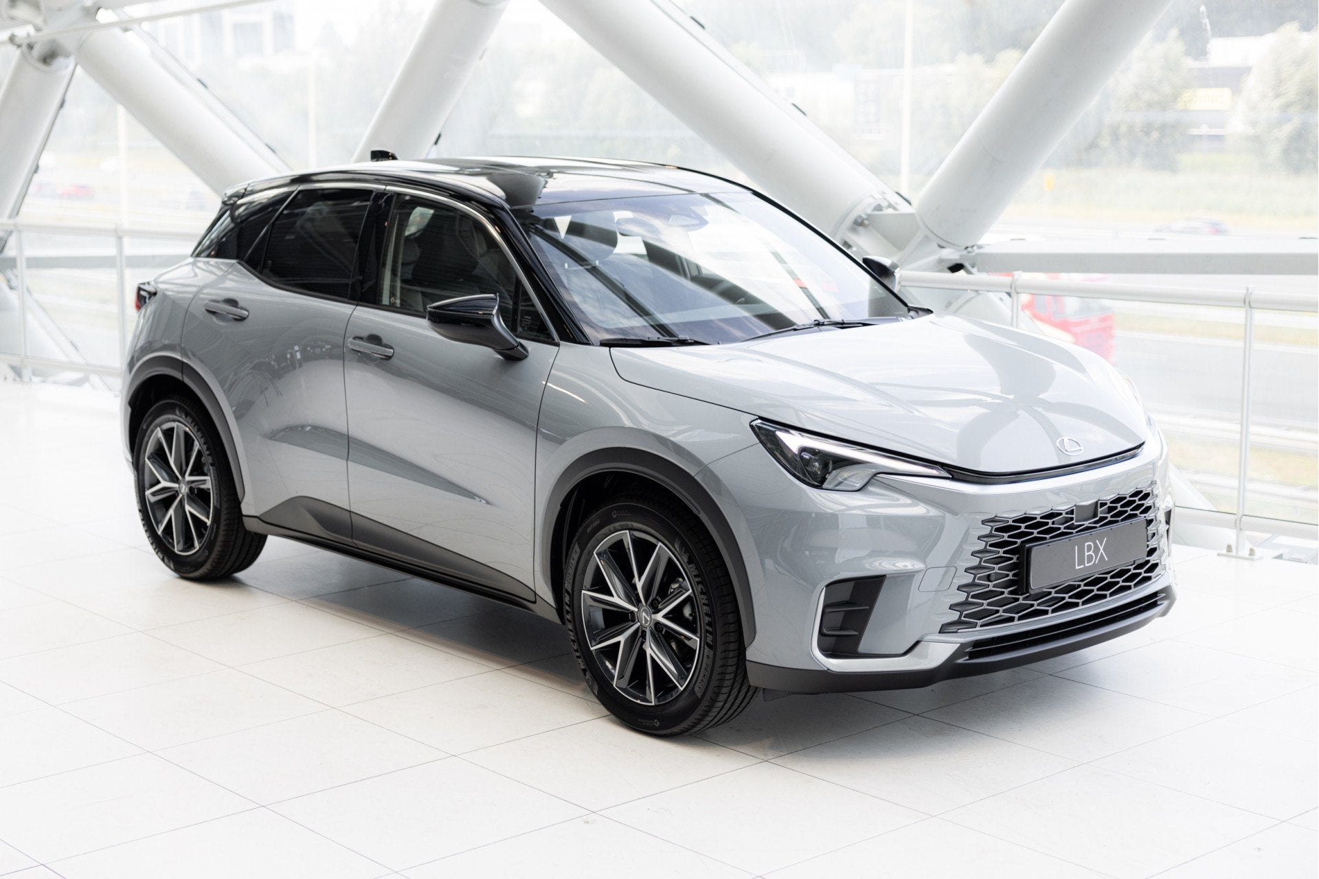 Lexus LBX Emotion 2WD | NL-Auto | Stoel & Stuurverwarming |, Auto's, 136 pk, Bedrijf, 650 kg, Hybride Elektrisch/Benzine
