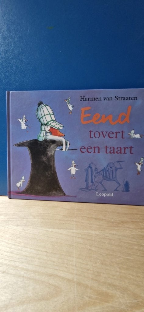 Eend tovert een taart, Ophalen of Verzenden, Zo goed als nieuw, Jongen of Meisje, Fictie algemeen