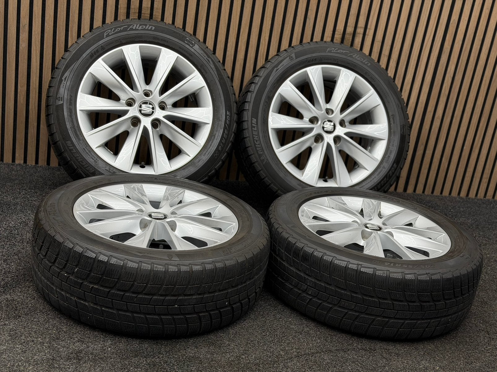 Originele 16 inch Seat Leon 5F 5x112 ET46 Michelin 205/55/16, Ophalen, 16 inch, ., Banden en Velgen