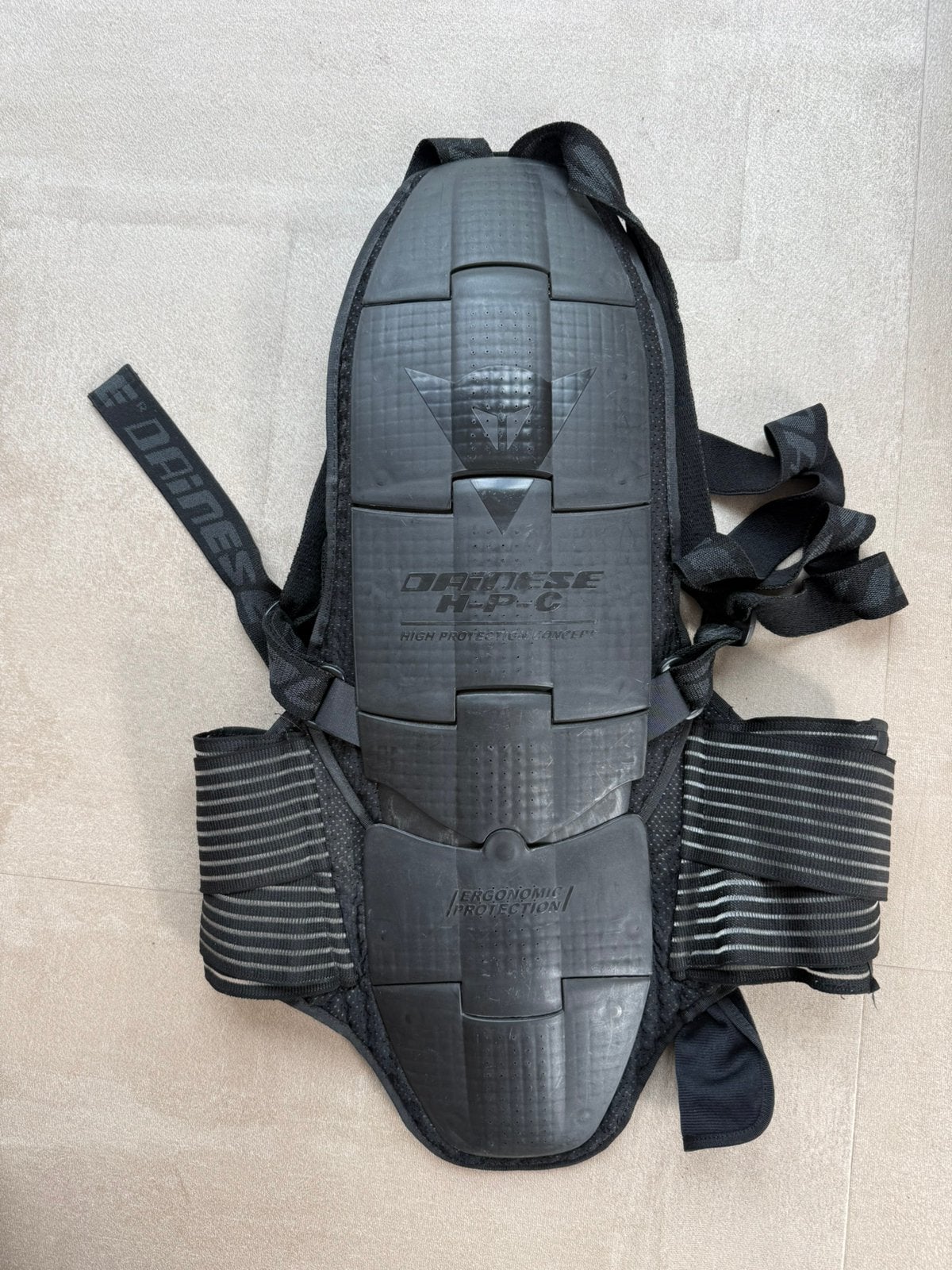 Dainese rugprotector, maat M, Sport en Fitness, Ophalen, Gebruikt, Helm of Bescherming