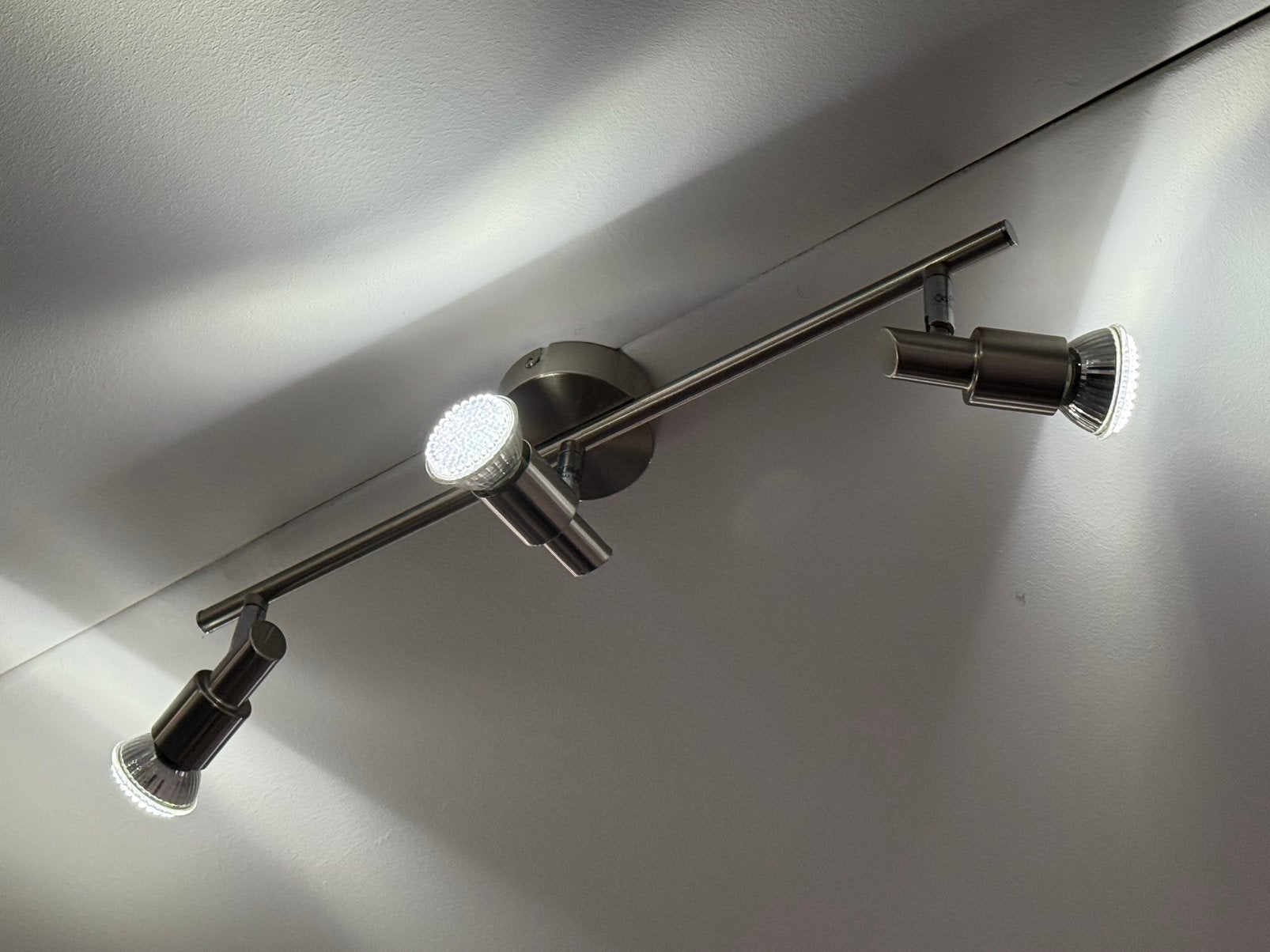 Plafondlampen plafond spots spot 47 stuks met led lampen, Spot, Opbouwspot, Spots, Ophalen of Verzenden