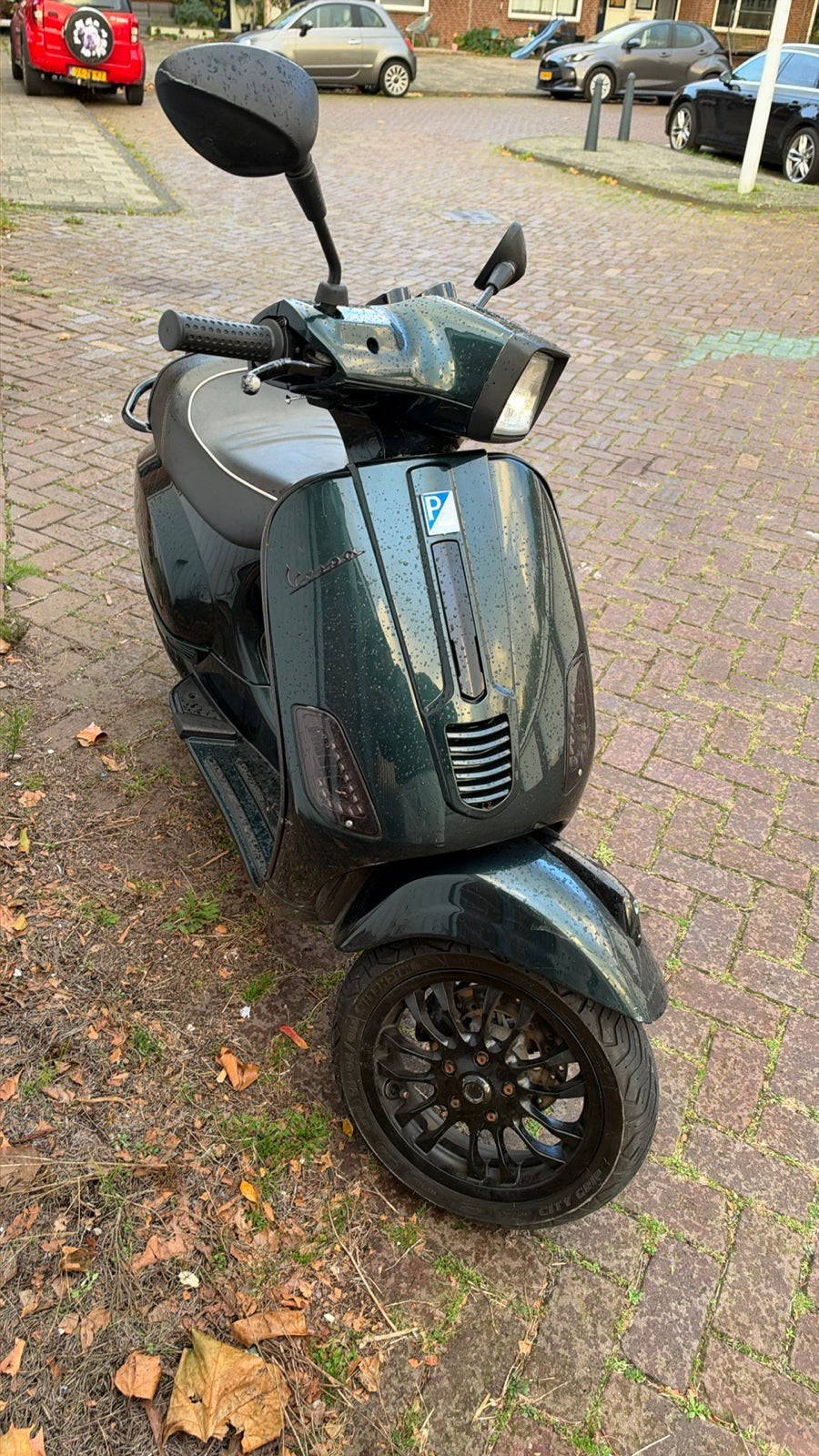 Vespa s50 2takt 2012 geel kenteken 45km/u, Fietsen en Brommers, Maximaal 45 km/u, Ophalen of Verzenden, Zo goed als nieuw, Benzine