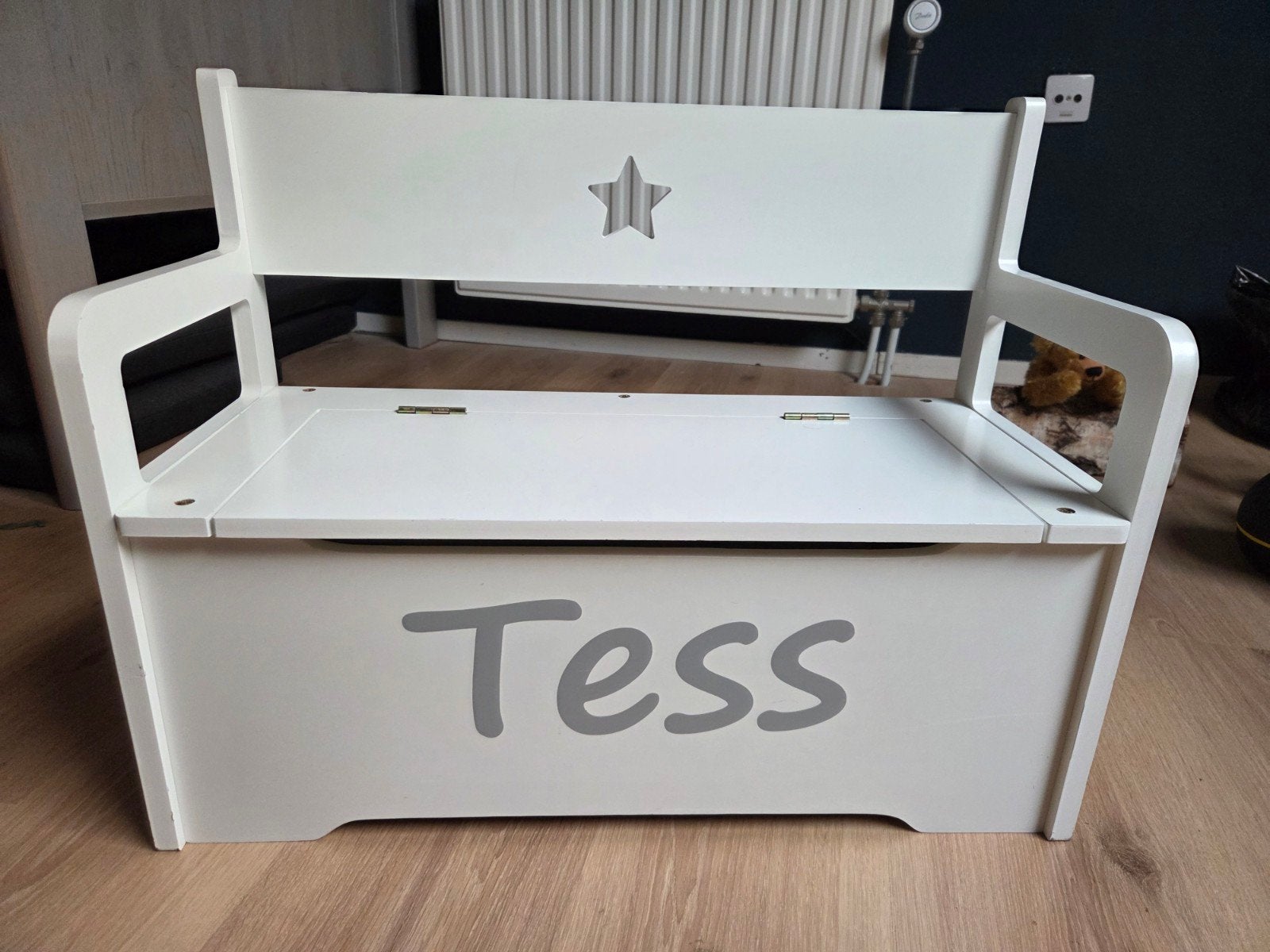 Kinderbankje met de naam Tess, Ophalen, Zo goed als nieuw, Stoel