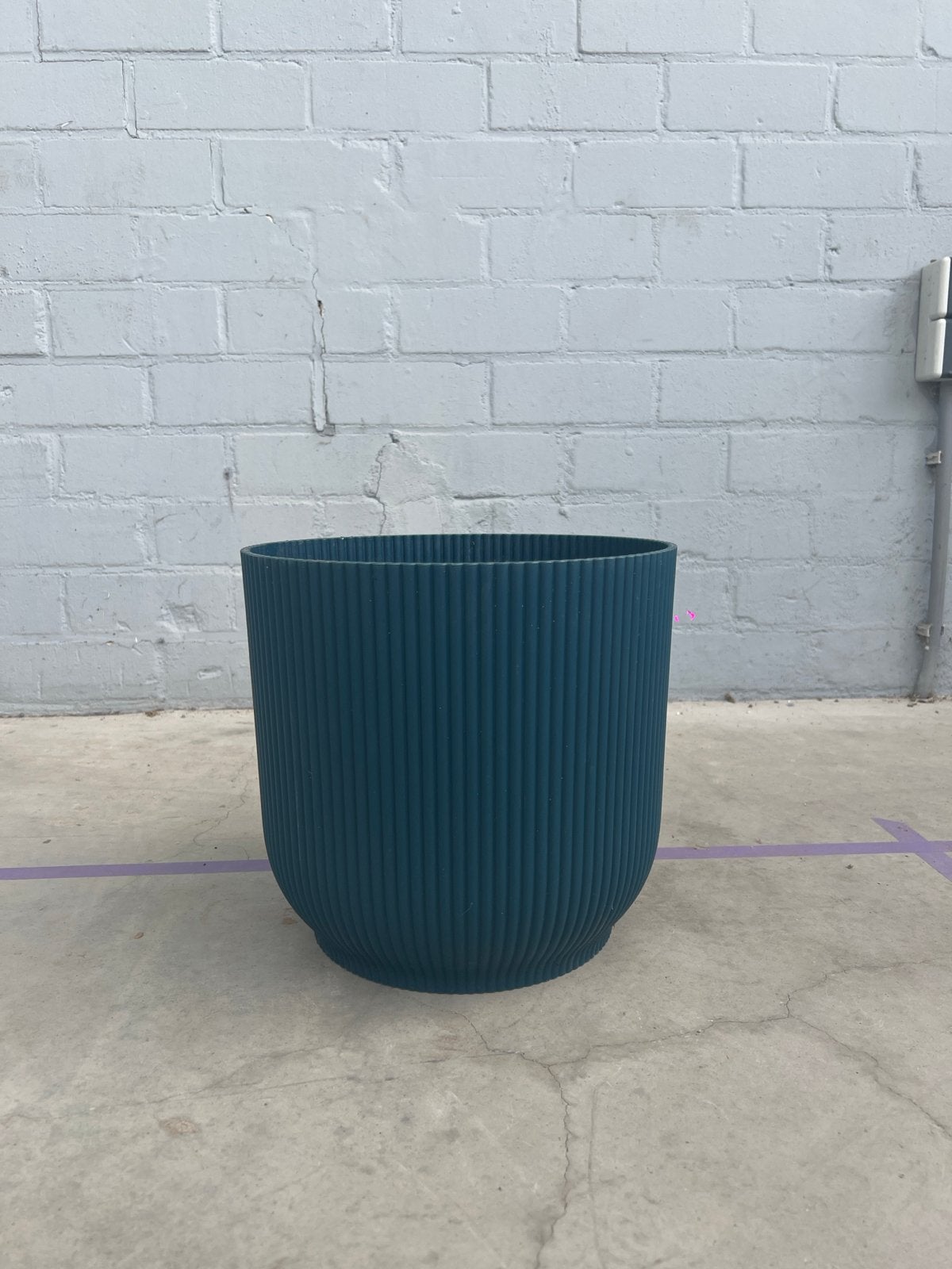 ELHO donkerblauwe bloempot, geribbeld design, Tuin en Terras, Bloempotten, Nieuw, Kunststof, Binnen, Minder dan 40 cm, 25 tot 40 cm