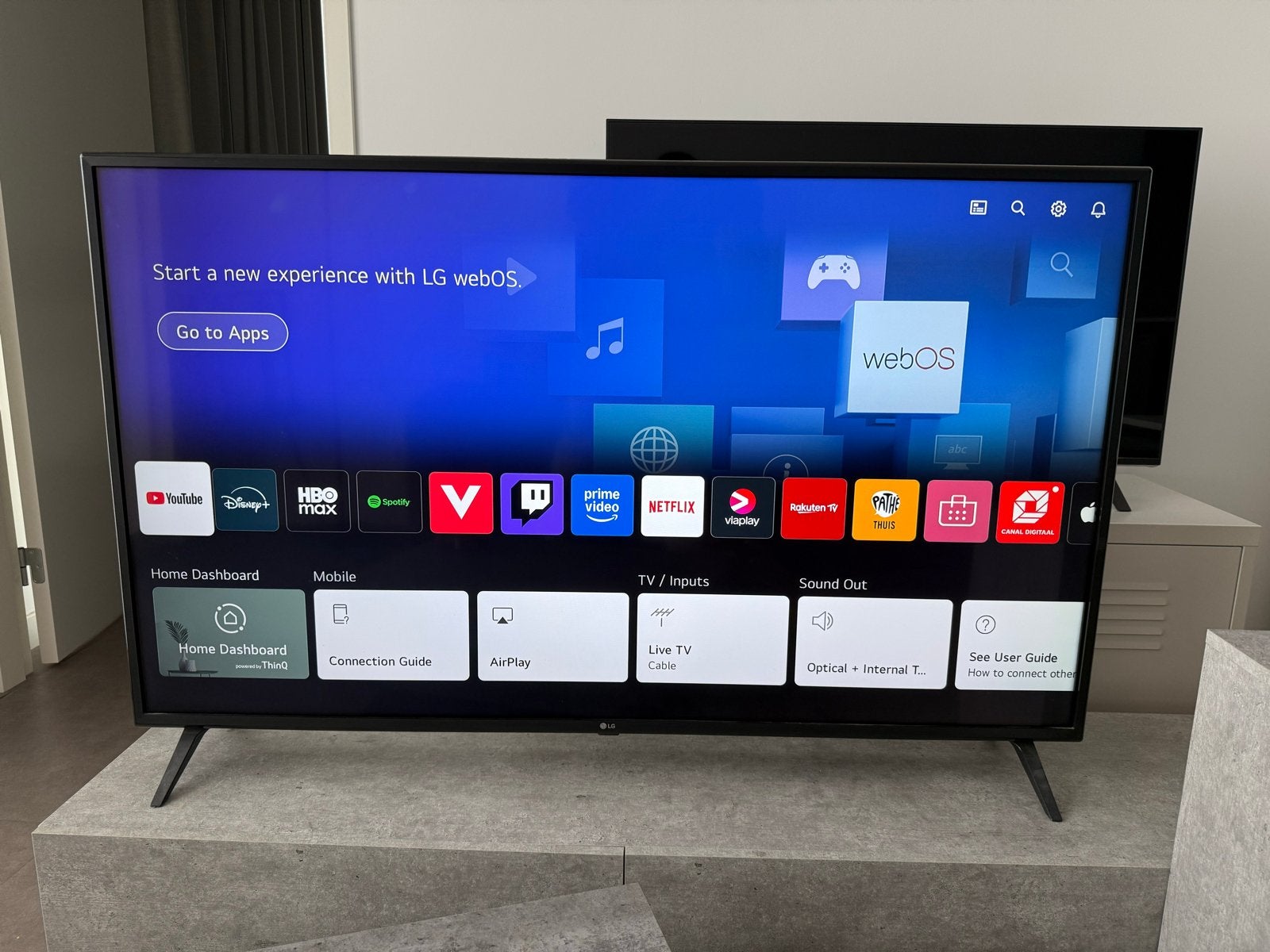 LG TV 55 inch Smart TV met webOS