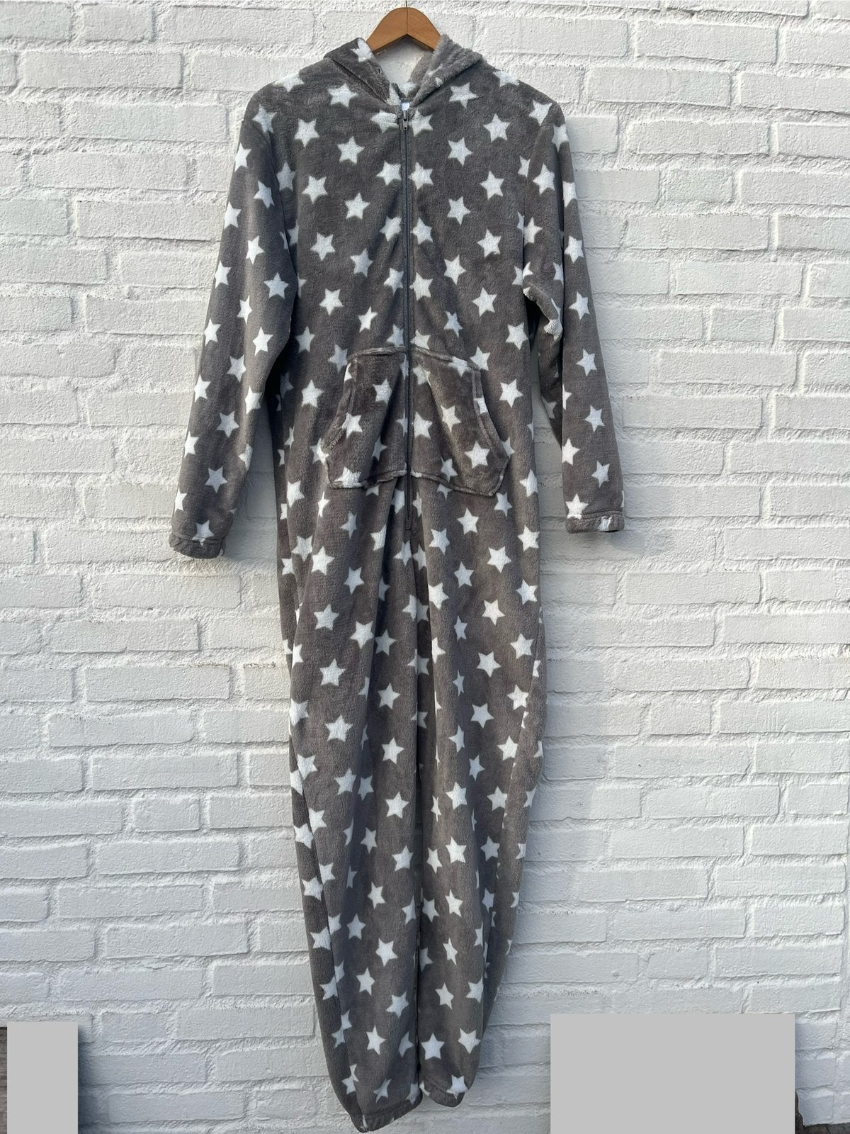 Zachte fleece onesie pyjama met sterren grijs wit maat S / M, Ophalen of Verzenden