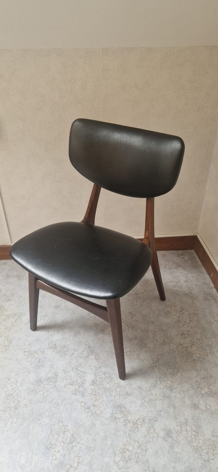Vintage Teak Eetkamerstoel met Zwart Kunstleer, Ophalen