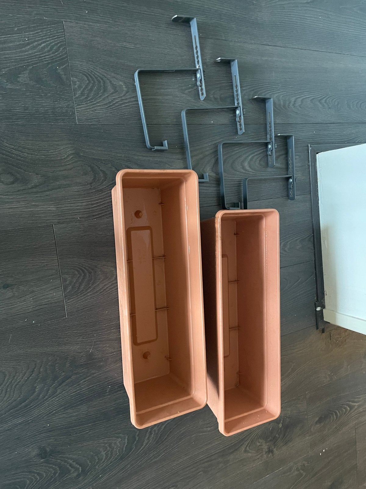 Bloembakken met ophangsysteem (muurhaak) - 2 stuks, Ophalen, Kunststof, Gebruikt, Minder dan 30 cm