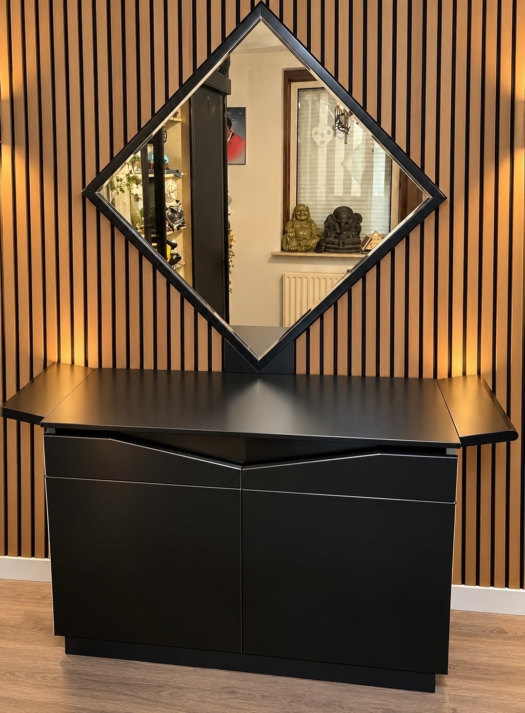 Zwart dressoir met unieke spiegel, 100 tot 150 cm, Ophalen of Verzenden, Zo goed als nieuw, 100 tot 125 cm
