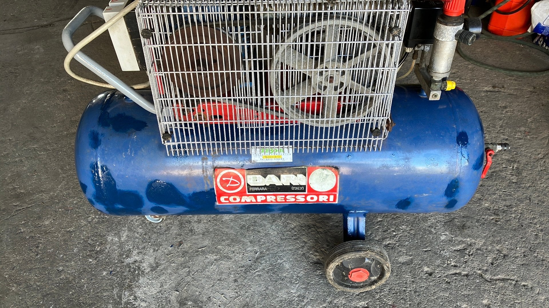 Dari compressor 100 L 4kw 380 volt, 100 liter of meer, Ophalen, Zo goed als nieuw