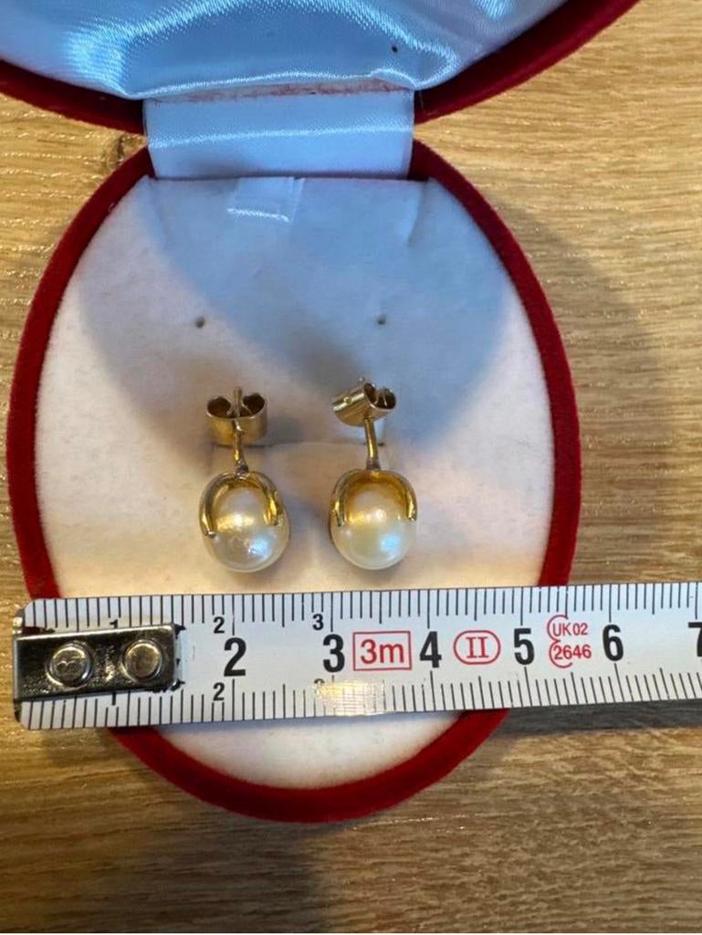 18 karaat gouden oorbellen met parel, Sieraden, Tassen en Uiterlijk, Oorbellen, Ophalen of Verzenden, Zo goed als nieuw, Goud