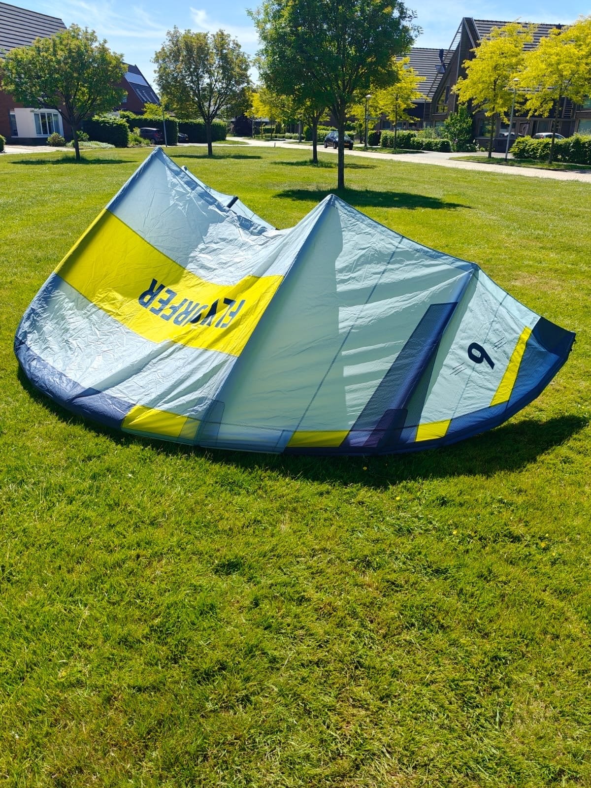 Flysurfer Kite (met of zonder bar) - Zo goed als nieuw, 9 m², Bar, Geen board, Ophalen of Verzenden