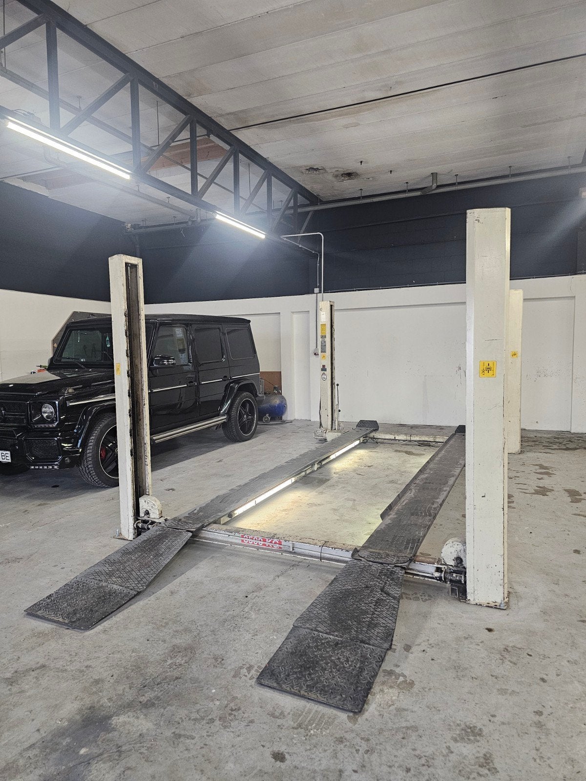 Robuuste 4-koloms 3500 hefbrug voor garage of werkplaats, Ophalen