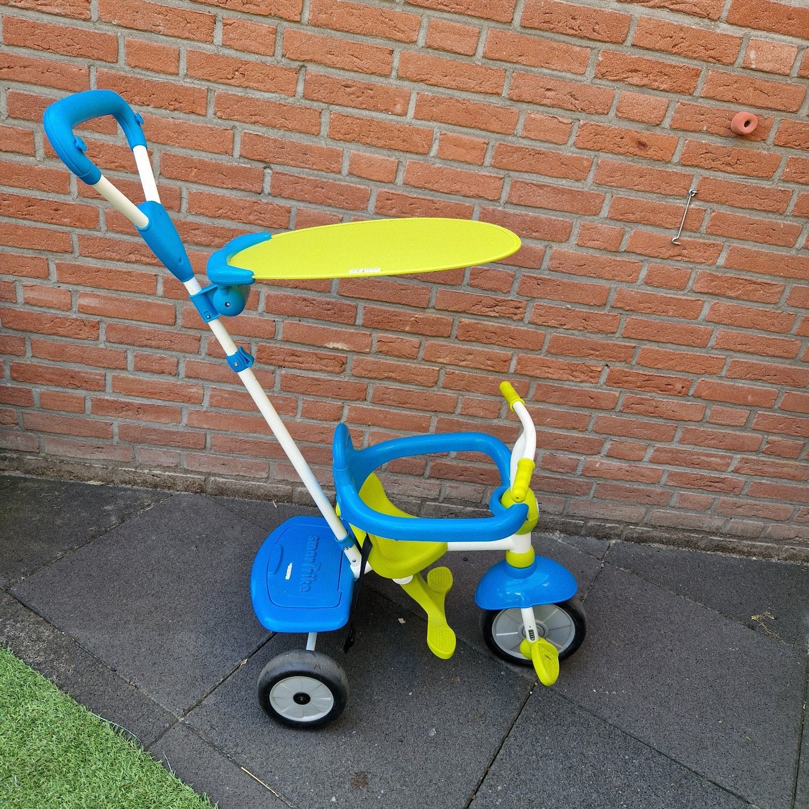 Smart Trike driewieler met duwstang en zonnekap, Fietsen en Brommers, Fietsen | Driewielers, Terugtraprem, Gebruikt, Ophalen of Verzenden