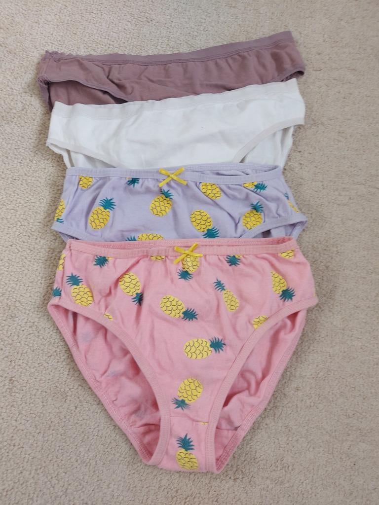 Leuke onderbroeken - set van 4, Gebruikt, Meisje, Ophalen of Verzenden, Nacht- of Onderkleding