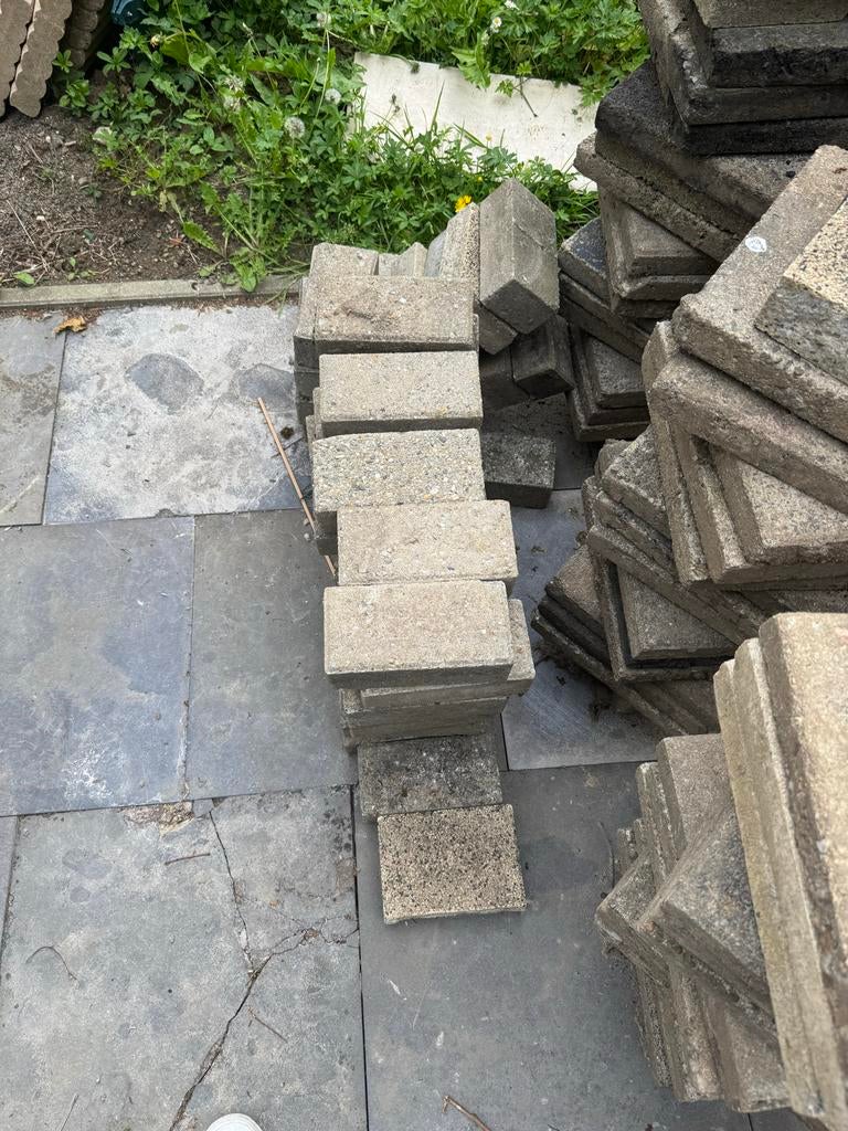 Gebruikte terrastegels en klinkers - Diverse maten, Tuin en Terras, Ophalen, Gebruikt, Beton, Klinkers