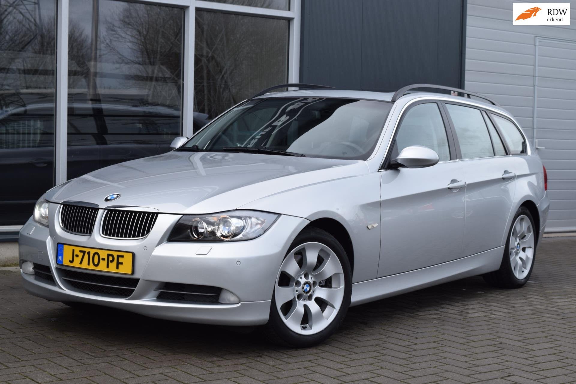 BMW 3-serie Touring 330xi Dynamic Executive | Automaat | Pan, Auto's, BMW, Automaat, 259 pk, 2996 cc, 93 €/maand