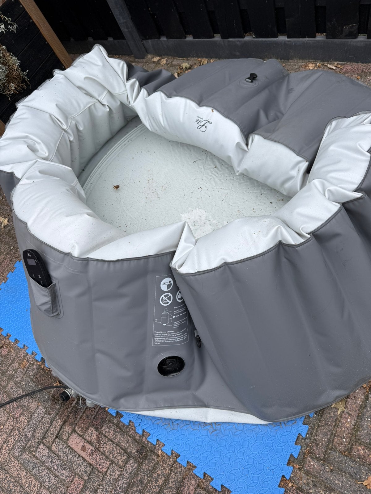 Opblaasbare jacuzzi, Tuin en Terras, Bubbelbaden en Hottubs, Ophalen, Gebruikt, Afdekzeil, Opblaasbaar