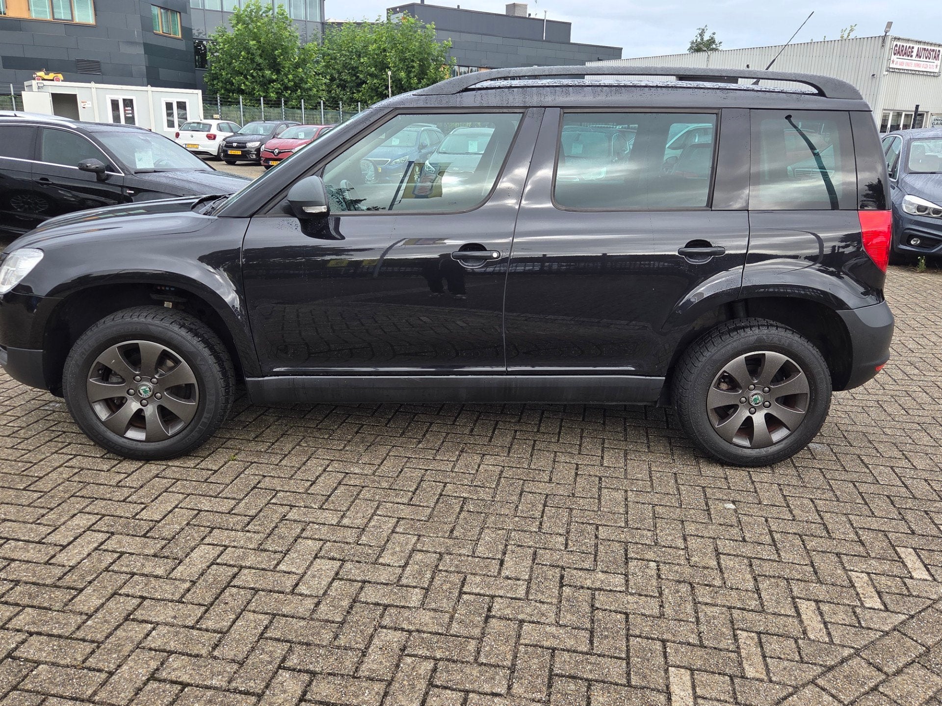 Skoda Yeti 1.2 TSI Active Plus/TREKHAAK/CRUIS CONTROL, Auto's, Voorwielaandrijving, Gebruikt, 4 cilinders, Zwart