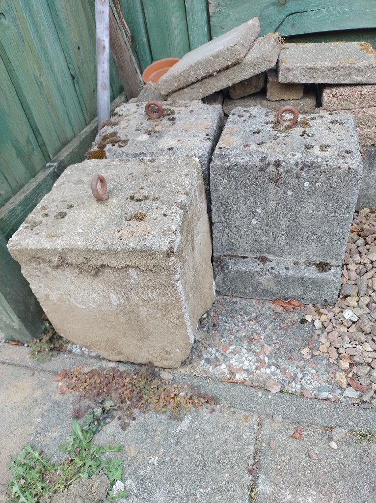 Betonblok met oog, Ophalen, Gebruikt, Bakstenen