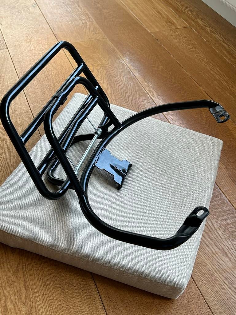 Nieuwe glans zwarte achterdrager Vespa Sprint / Primavera, Fietsen en Brommers, Brommeronderdelen | Scooters, Ophalen of Verzenden