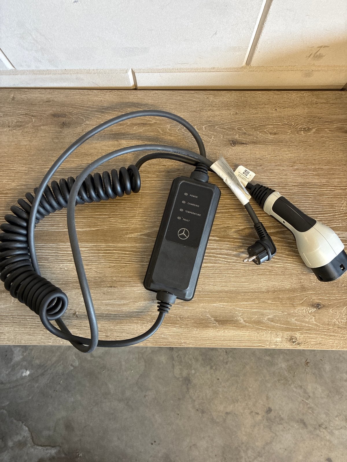 Originele Mercedes-Benz Laadkabel voor EV/PHEV (2,4 kW), Ophalen of Verzenden, Zo goed als nieuw