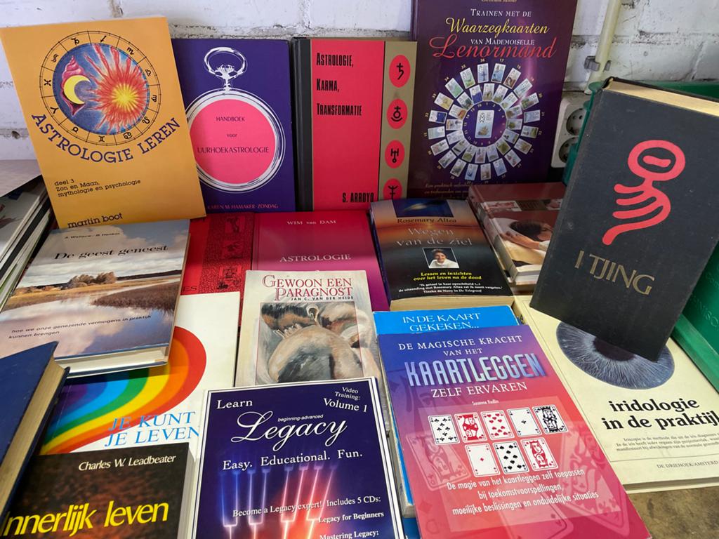 Diverse boeken over spiritualiteit, astrologie en meer, Ophalen of Verzenden, Gelezen, Spiritualiteit algemeen, Achtergrond en Informatie