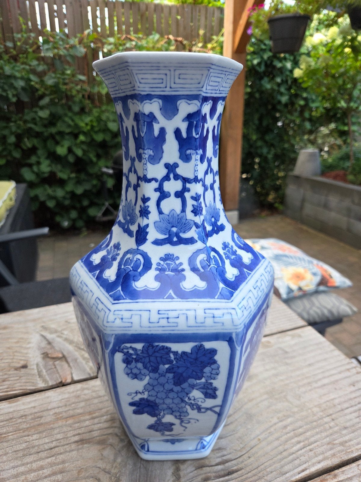 Antieke Chinese porseleinen vaas, blauw-wit decor, Ophalen