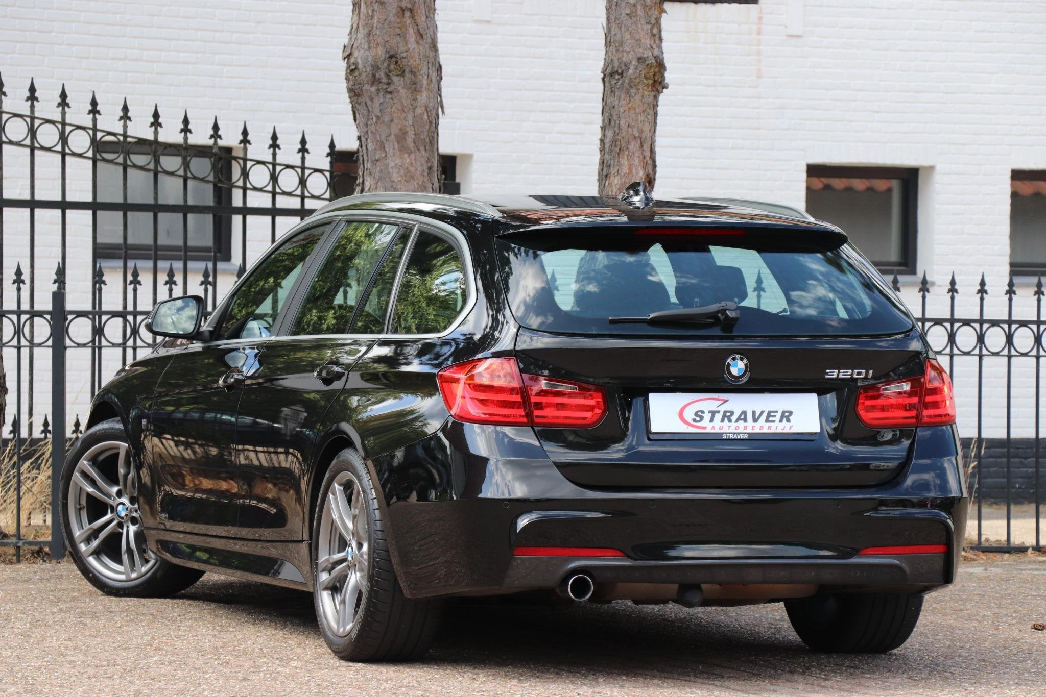 BMW 3-serie Touring 320i Executive |M-sport |Trekhaak, Auto's, Automaat, Dealer onderhouden, Gebruikt, 4 cilinders