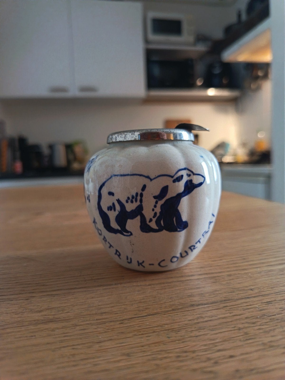 Vintage Delfts Holland asbakje met ijsbeer en bloemmotief, Antiek en Kunst, Antiek | Keramiek en Aardewerk, Ophalen of Verzenden