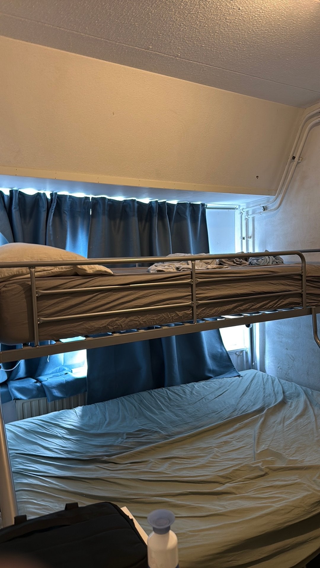 Stapel bed onder 2 persoons bed boven 1 persoons bed, Huis en Inrichting, Slaapkamer | Stapelbedden en Hoogslapers, Ophalen, Eenpersoons