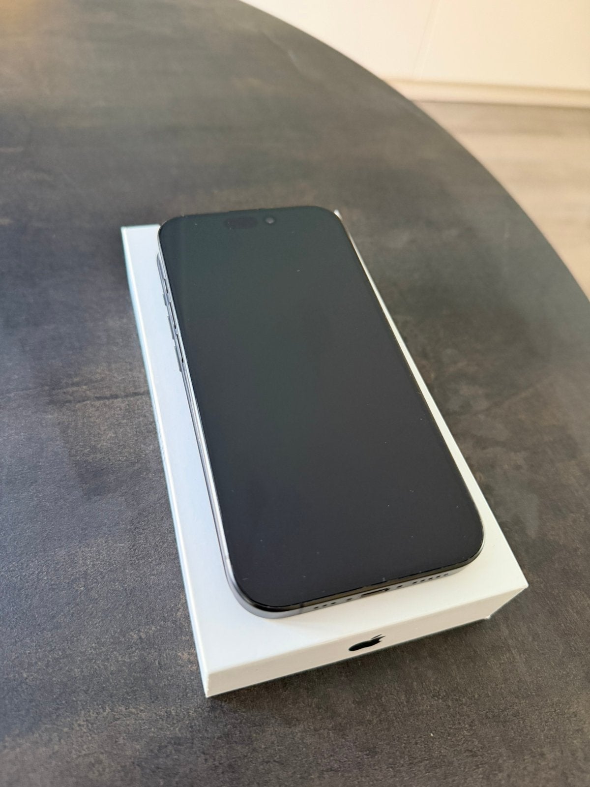 Iphone 15 pro black titanium krasvrij, Telecommunicatie, Mobiele telefoons | Apple iPhone, Ophalen, 128 GB, Zwart, 88 %