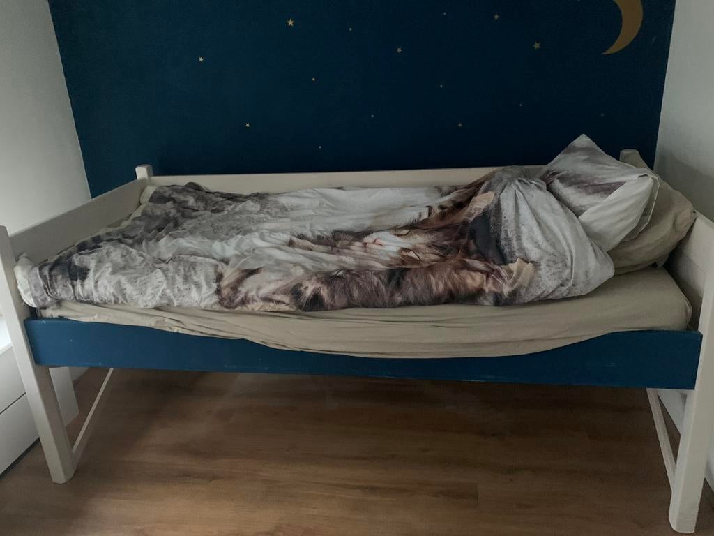 Bed, half hoog. Met eventuele opbouw, Ophalen, Zo goed als nieuw, Eenpersoons, Hout