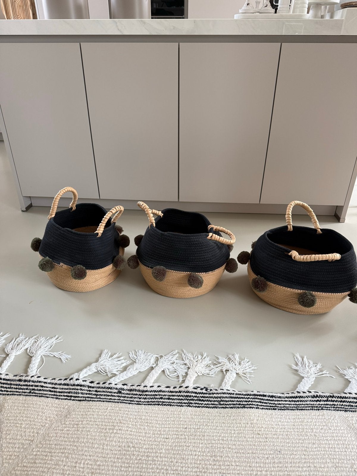 Set van 3 Kwantum manden met pompons, Huis en Inrichting, Gevlochten, Mand, Rond, Ophalen of Verzenden