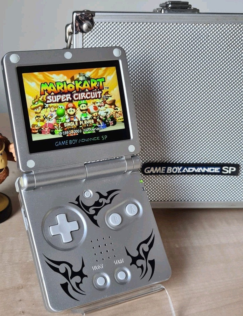 Modded Gameboy Advance SP Tribal met Funnyplaying HD LCD, Spelcomputers en Games, Ophalen of Verzenden, Zo goed als nieuw, Game Boy Advance SP