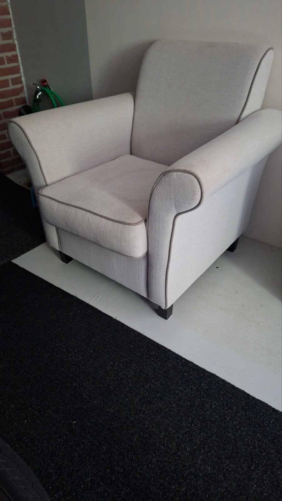Mooie lichtkleurige stoel
Hoogenweg, gratis!

Leuke, lichtkl, Ophalen, Gebruikt, 75 tot 100 cm
