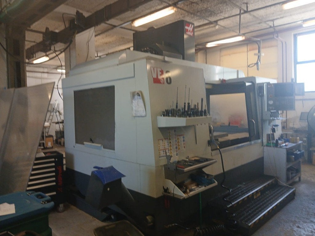 Machining center (vertical) HAAS VF-8/40, Ophalen, Gebruikt, Metaal, Machine