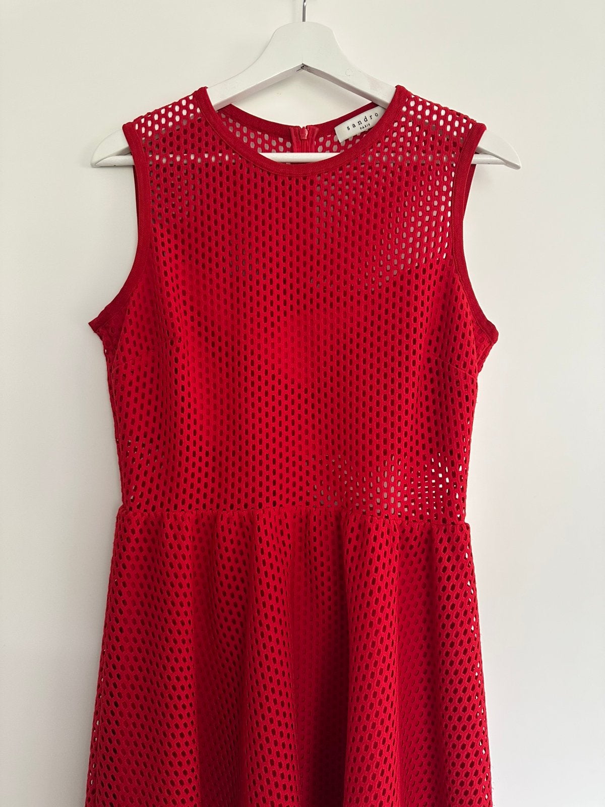 Prachtige rode mesh jurk Sandro, Maat 38/40 (M), Ophalen of Verzenden, Zo goed als nieuw, Rood