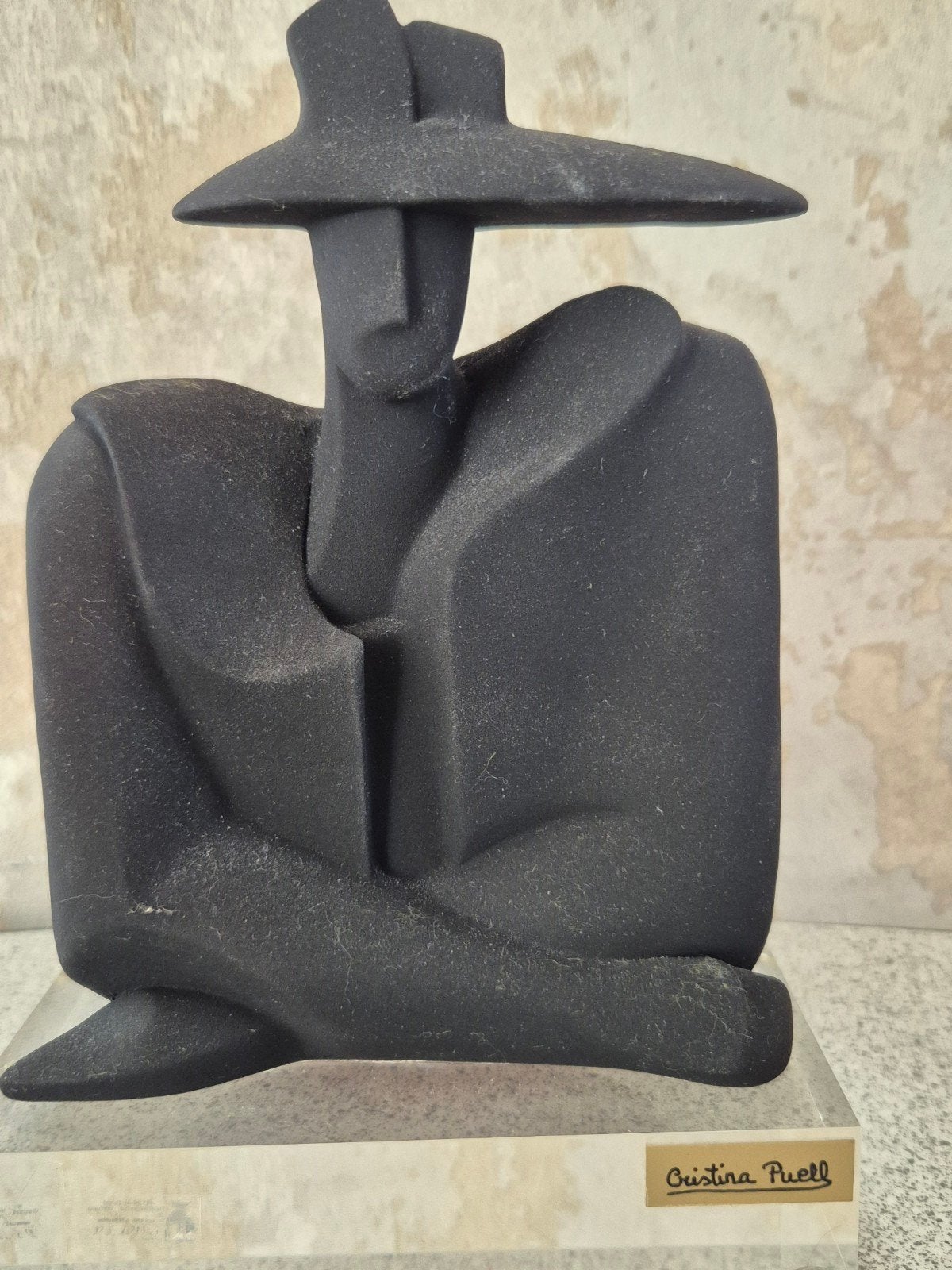 Abstracte sculptuur 'Zittende figuur' van Cristina Puell, Ophalen of Verzenden, Op sokkel, Overige materialen, Beeld