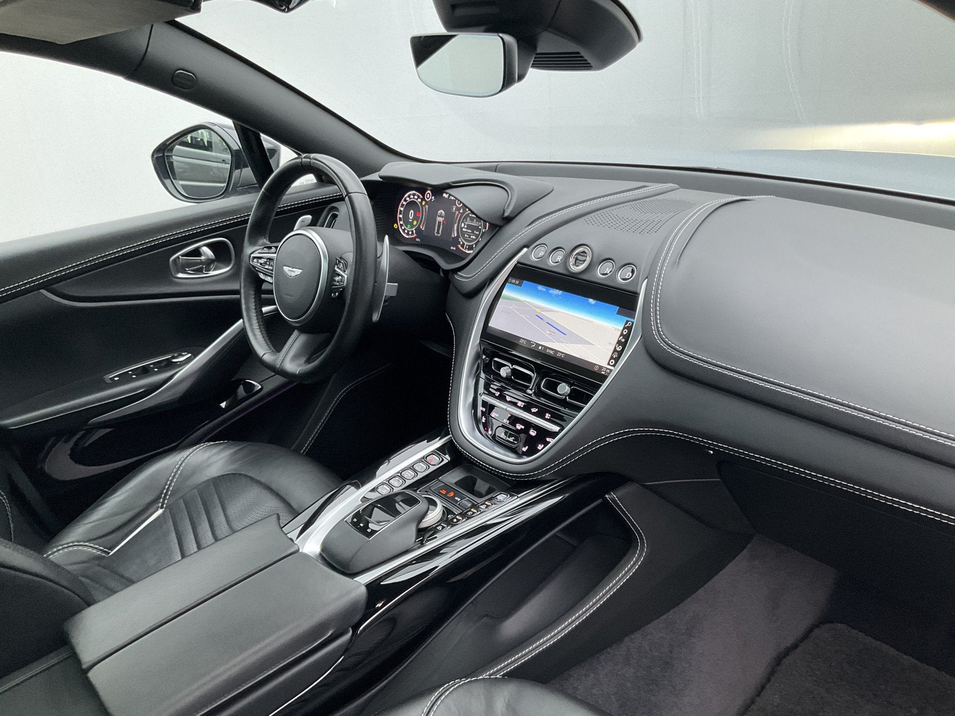 Aston Martin Dbx 4.0 V8 360 Memory Stoelverw/koeling Sfeer, Auto's, Bedrijf, Vierwielaandrijving, 3982 cc, 750 kg