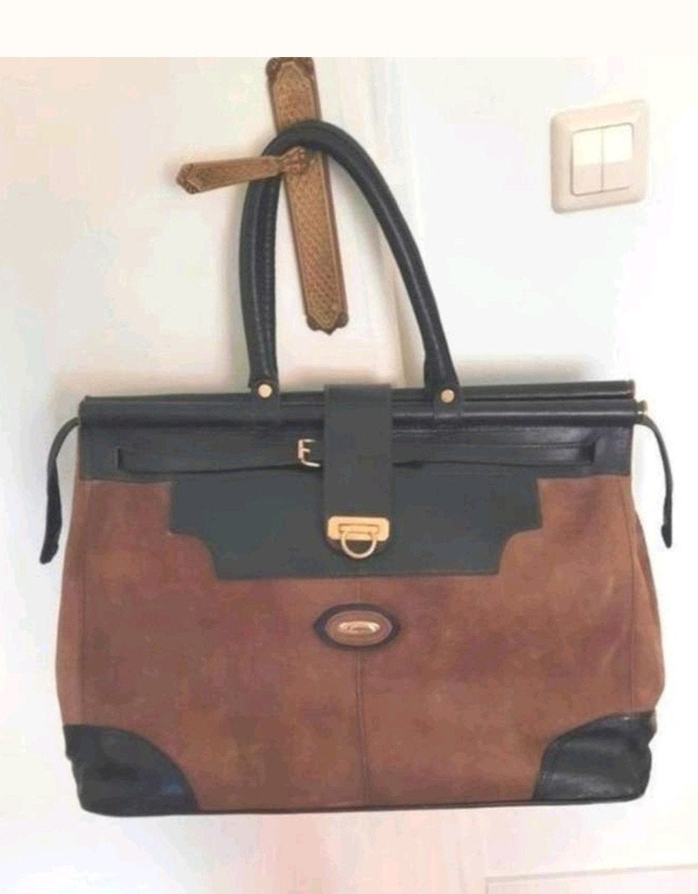 Stoere bruin met zwart suede/suédine weekendtas 50x38 cm, 40 tot 60 cm, 30 cm of meer, Bruin, Verzenden
