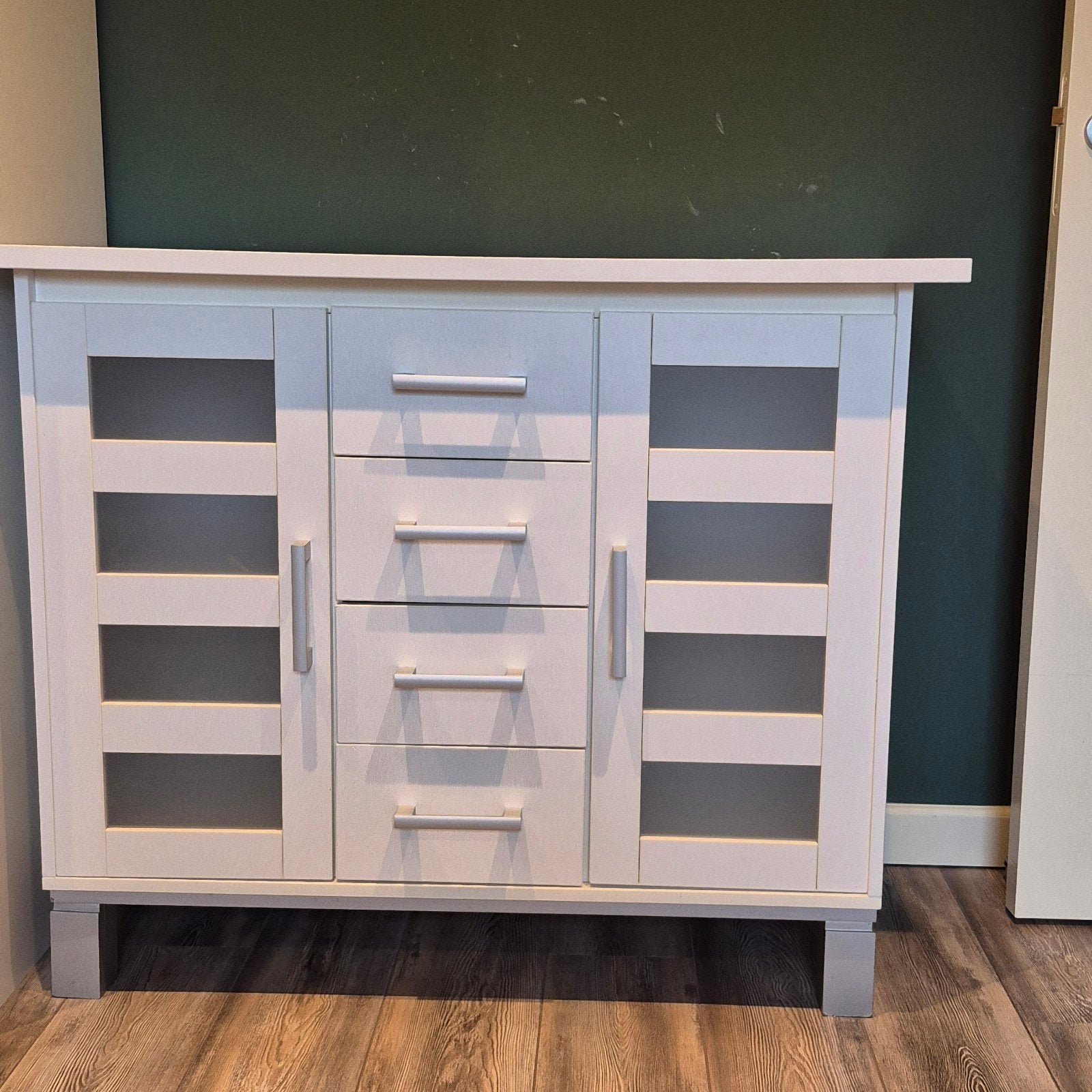 Stijlvolle robuuste commode of dressoir, Ophalen, Zo goed als nieuw, 90 tot 105 cm